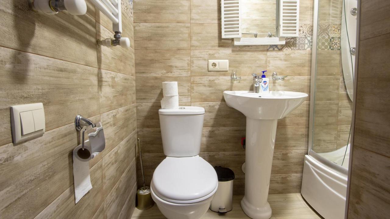 4 Bedroom Apartment On Liberty Square ティビリシ エクステリア 写真