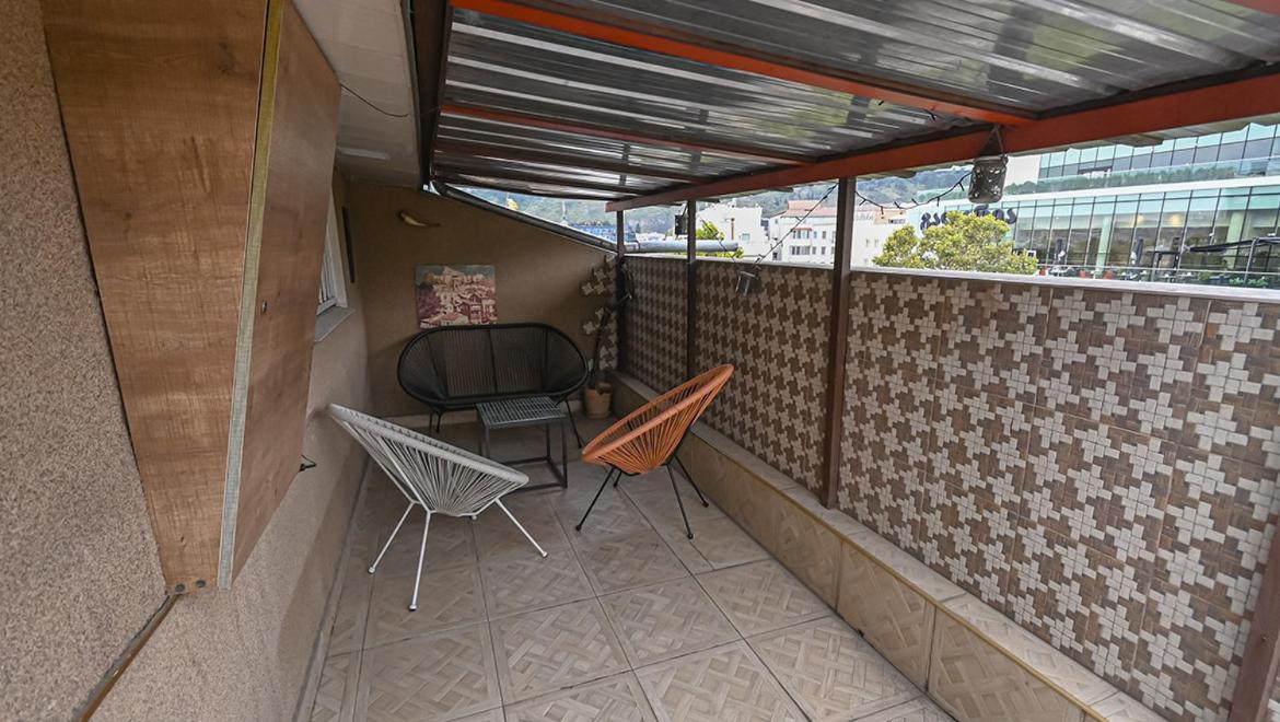 4 Bedroom Apartment On Liberty Square ティビリシ エクステリア 写真